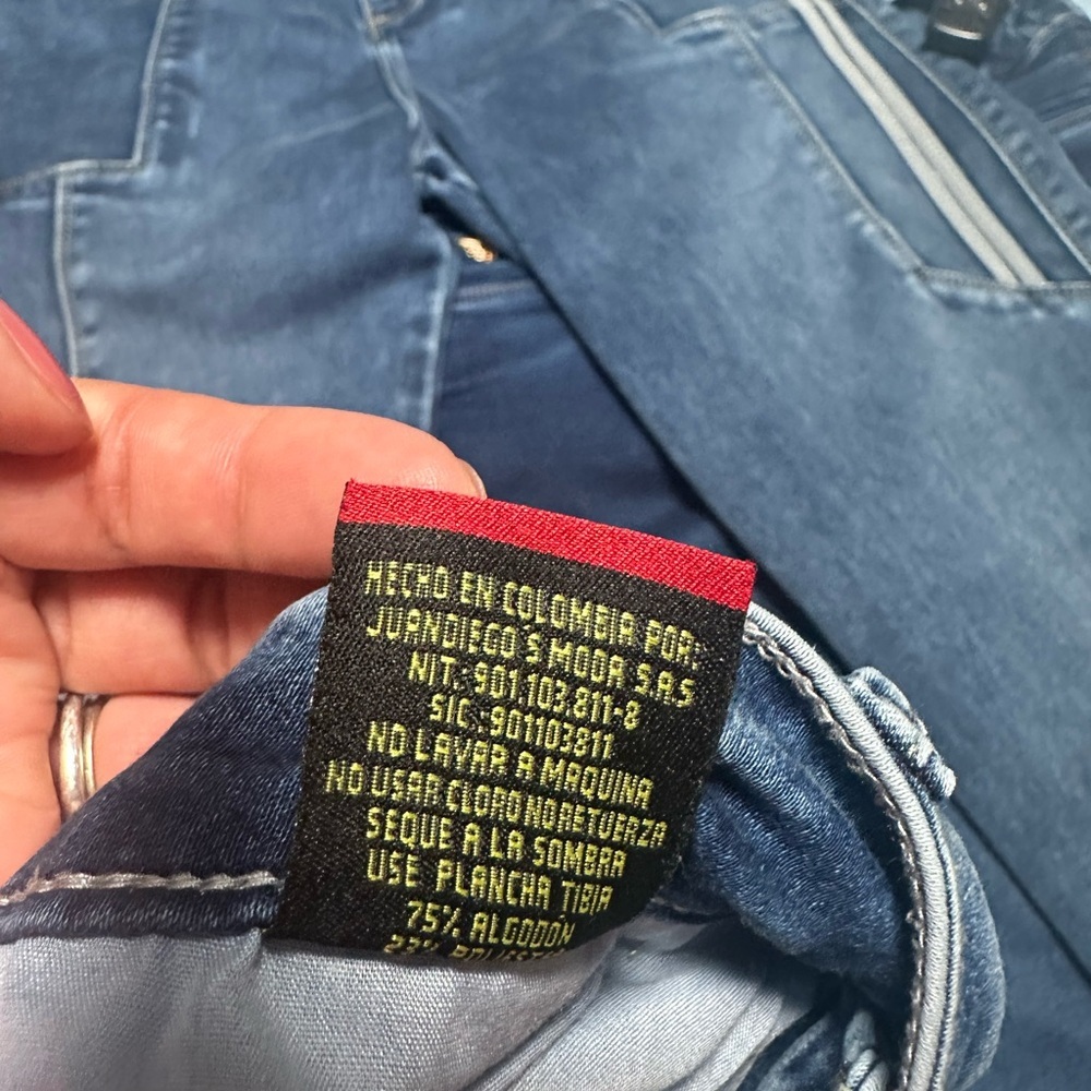 Wide - Leg Blue Jeans High Waisted (100% Colombian) - Picture 4 of 5